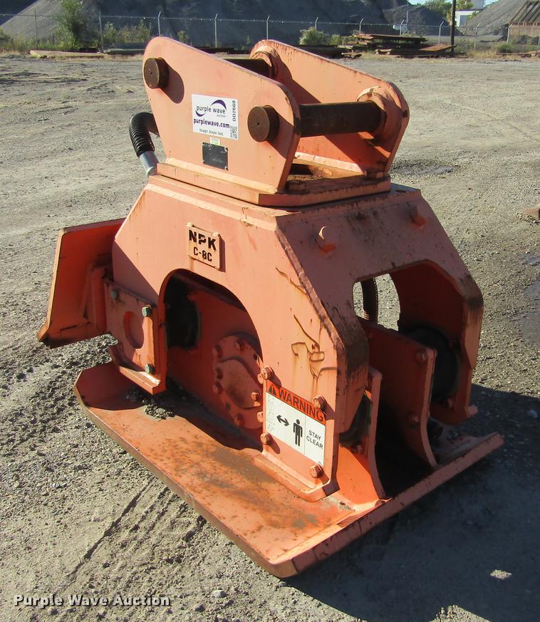 image for item DD2660 2011 NPK C-8C plate compactor