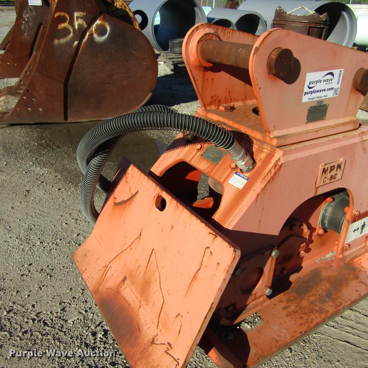 image for item DD2660 2011 NPK C-8C plate compactor