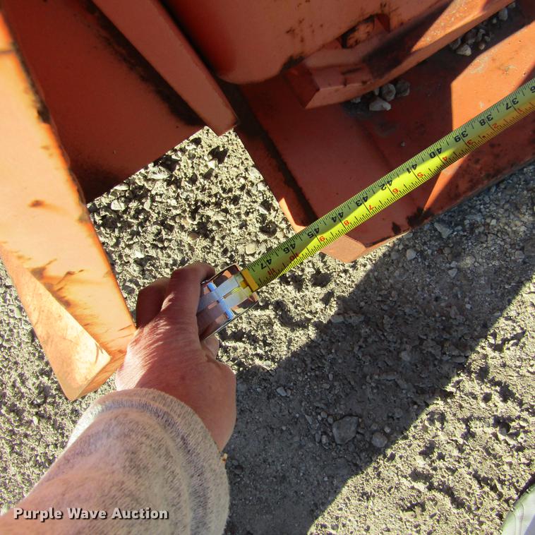 image for item DD2660 2011 NPK C-8C plate compactor