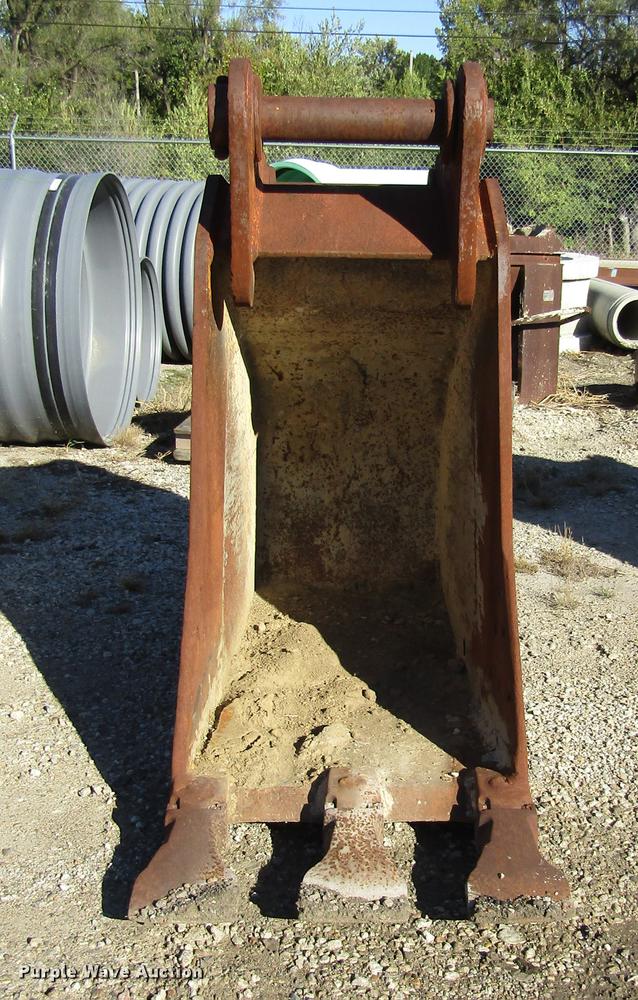 image for item DD2661 (2) excavator buckets