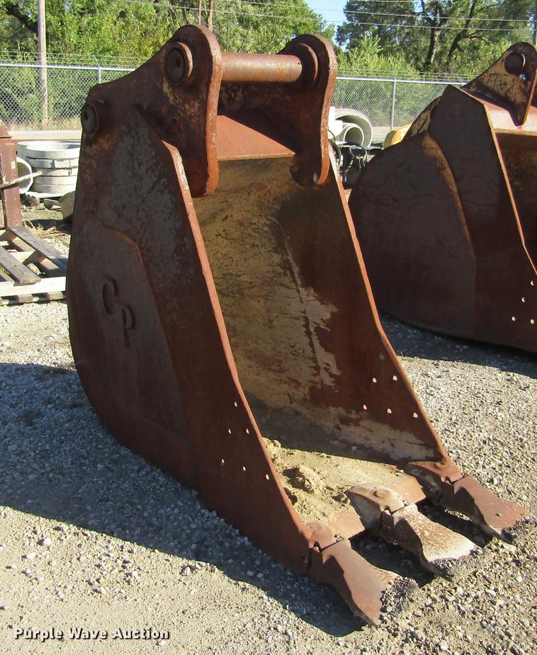 image for item DD2661 (2) excavator buckets