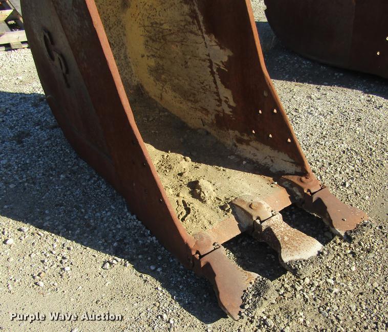 image for item DD2661 (2) excavator buckets