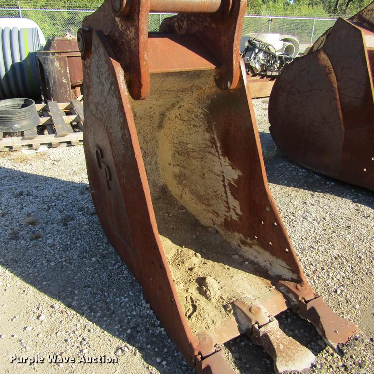image for item DD2661 (2) excavator buckets