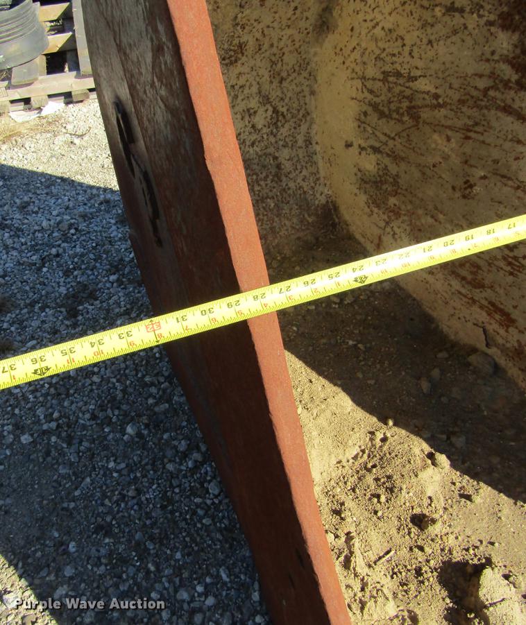 image for item DD2661 (2) excavator buckets