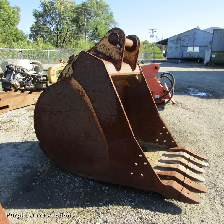 image for item DD2661 (2) excavator buckets