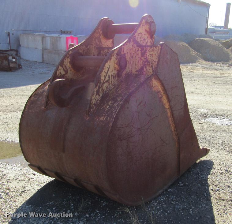 image for item DD2661 (2) excavator buckets