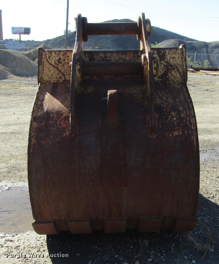 image for item DD2661 (2) excavator buckets
