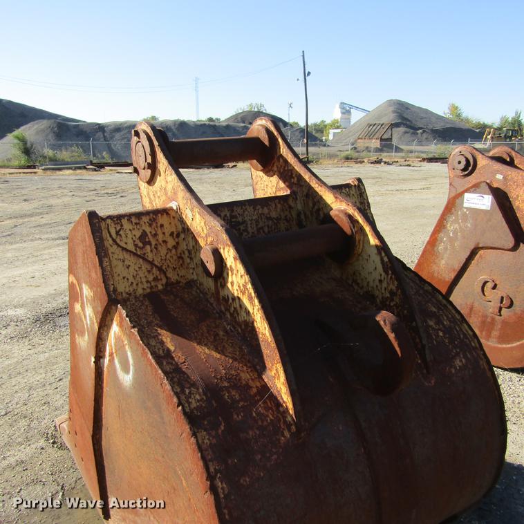 image for item DD2661 (2) excavator buckets