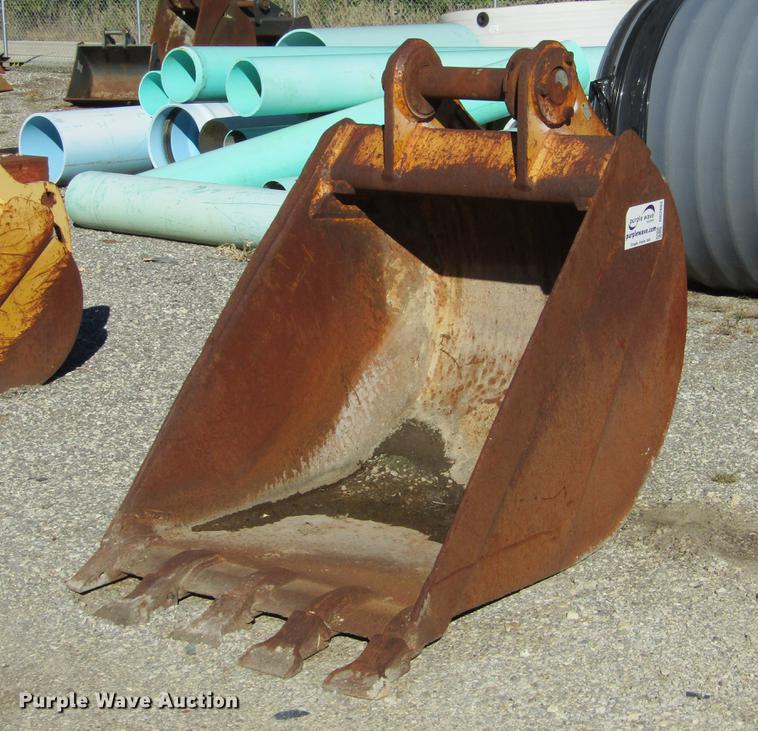 image for item DD2662 (2) excavator buckets