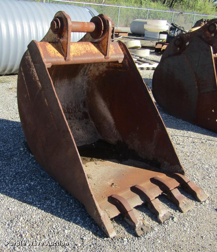 image for item DD2662 (2) excavator buckets