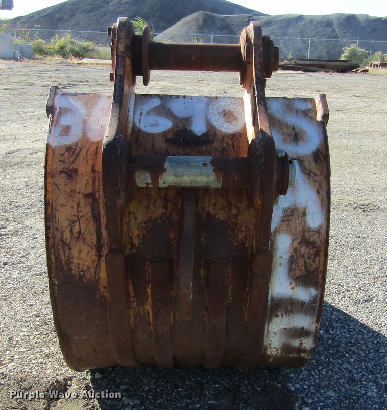 image for item DD2662 (2) excavator buckets