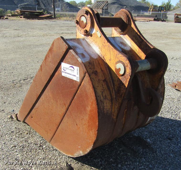 image for item DD2662 (2) excavator buckets