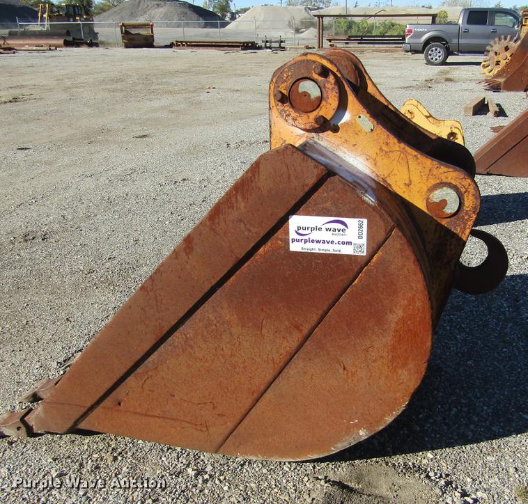 image for item DD2662 (2) excavator buckets