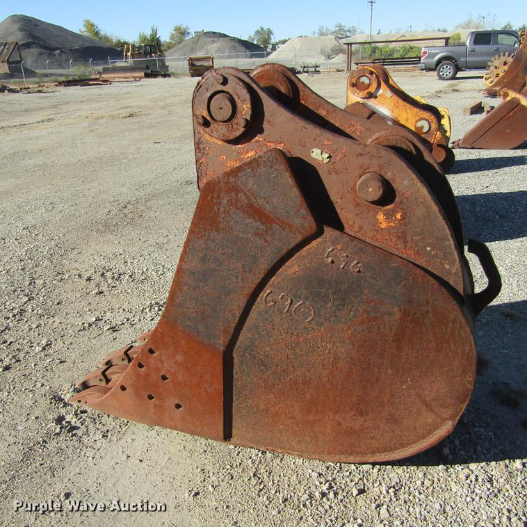 image for item DD2662 (2) excavator buckets