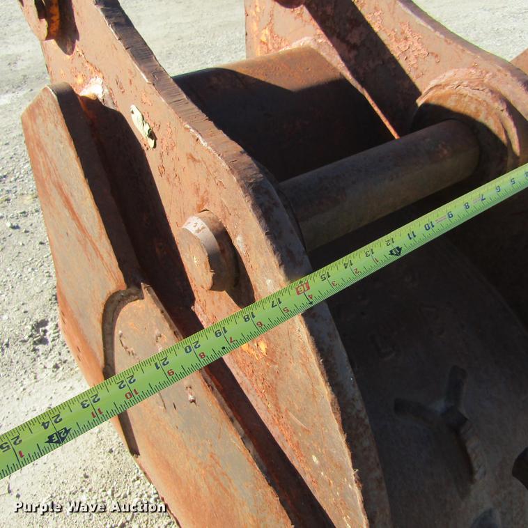 image for item DD2662 (2) excavator buckets