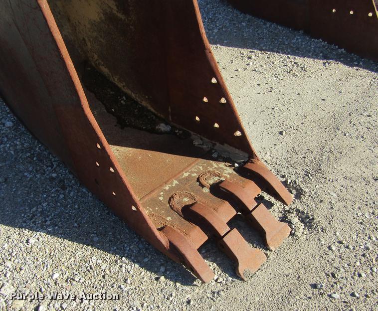 image for item DD2662 (2) excavator buckets