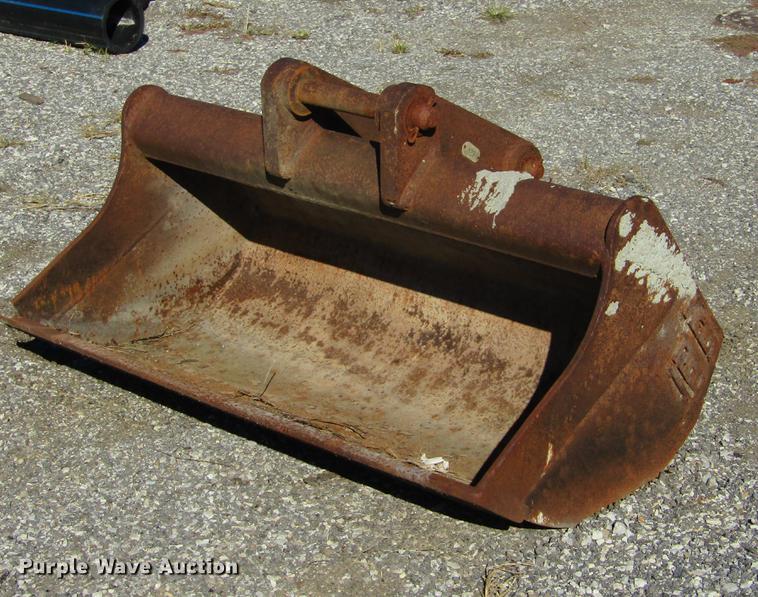 image for item DD2663 (3) backhoe buckets