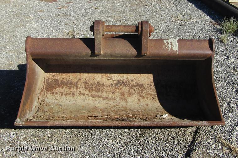 image for item DD2663 (3) backhoe buckets