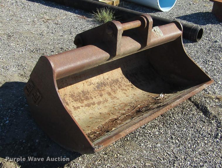 image for item DD2663 (3) backhoe buckets