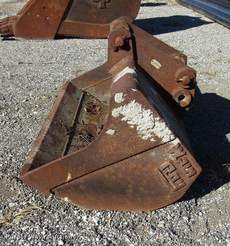 image for item DD2663 (3) backhoe buckets