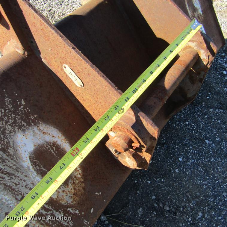 image for item DD2663 (3) backhoe buckets