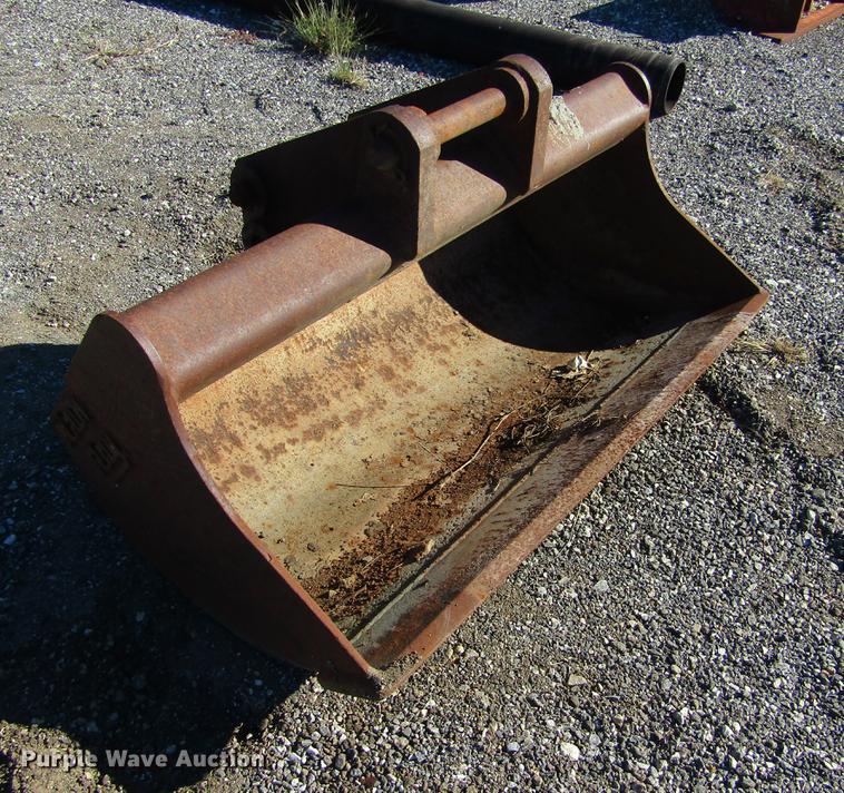 image for item DD2663 (3) backhoe buckets