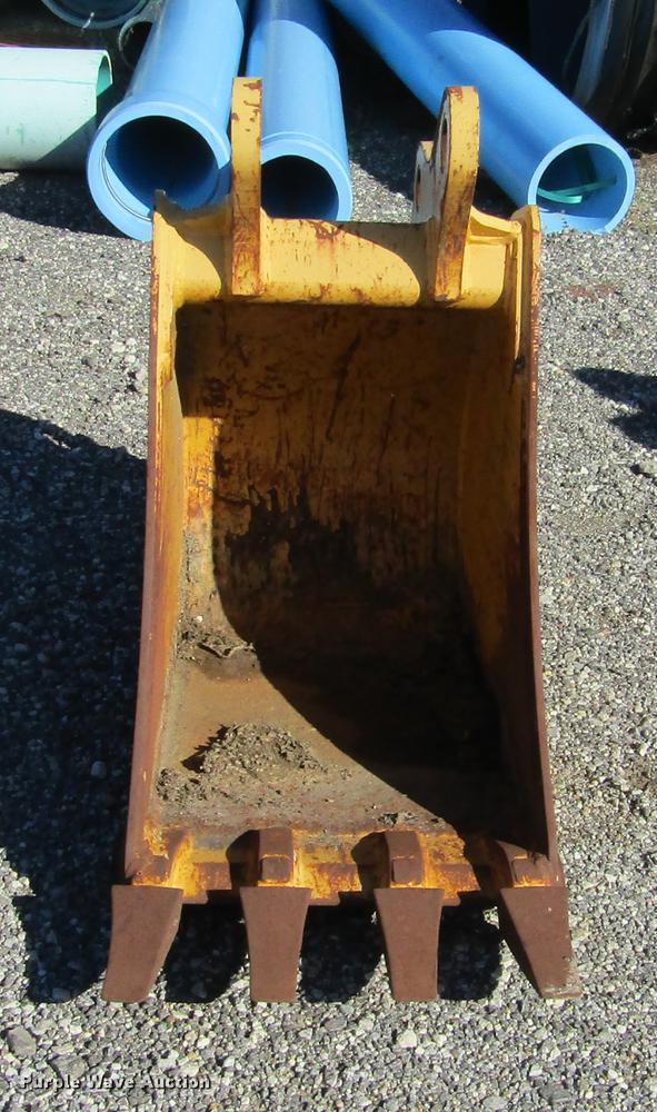 image for item DD2663 (3) backhoe buckets