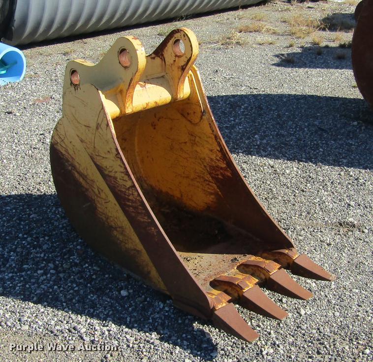 image for item DD2663 (3) backhoe buckets