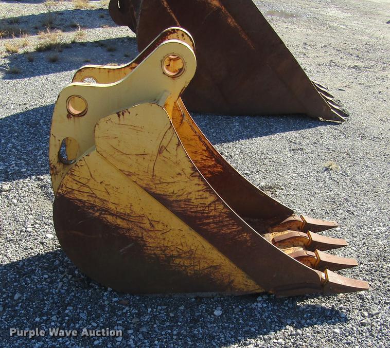 image for item DD2663 (3) backhoe buckets