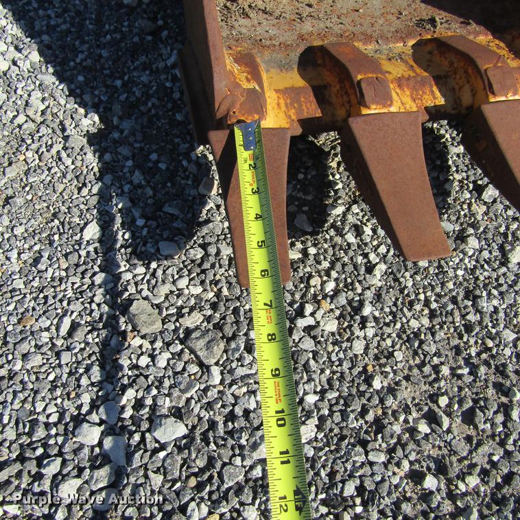 image for item DD2663 (3) backhoe buckets