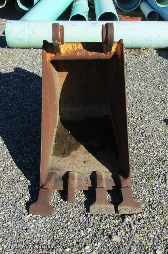 image for item DD2663 (3) backhoe buckets