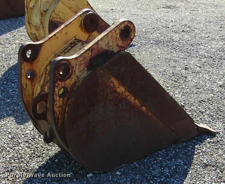 image for item DD2663 (3) backhoe buckets