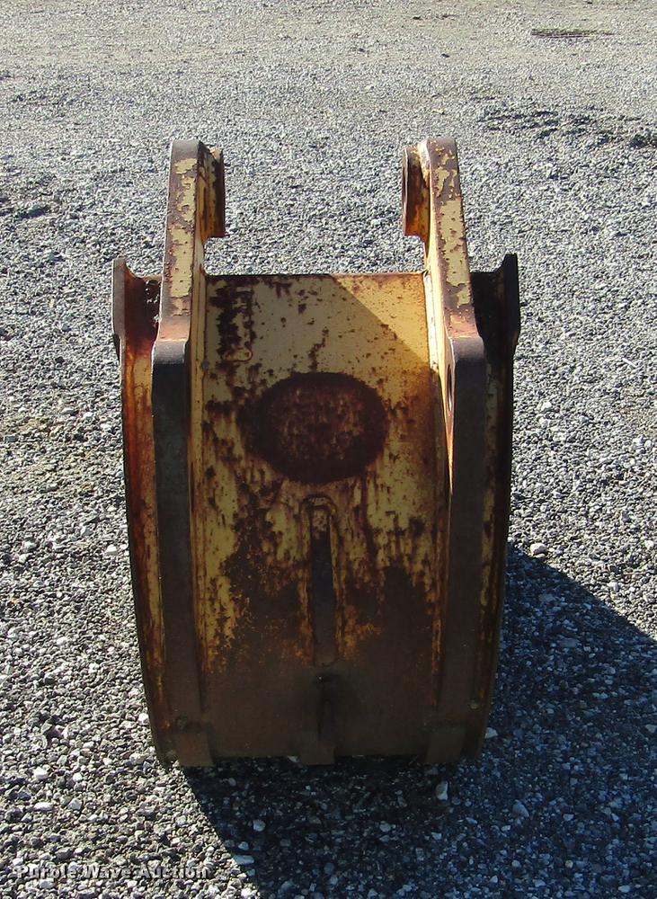 image for item DD2663 (3) backhoe buckets