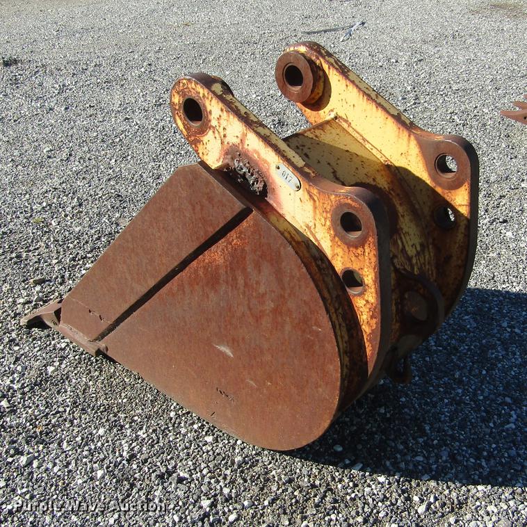 image for item DD2663 (3) backhoe buckets