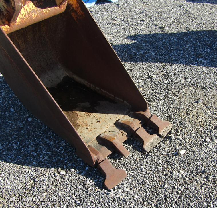 image for item DD2663 (3) backhoe buckets