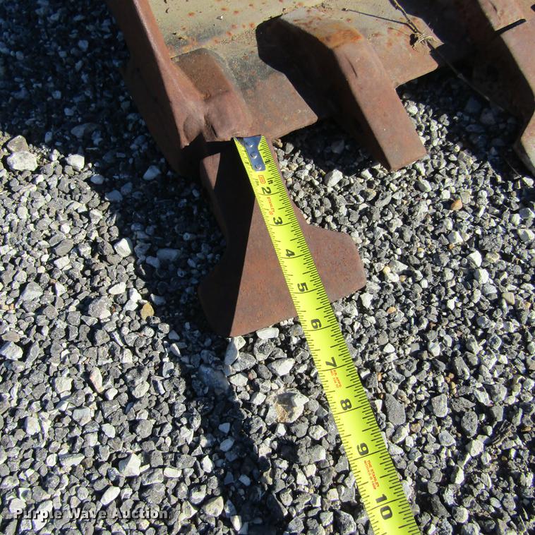 image for item DD2663 (3) backhoe buckets