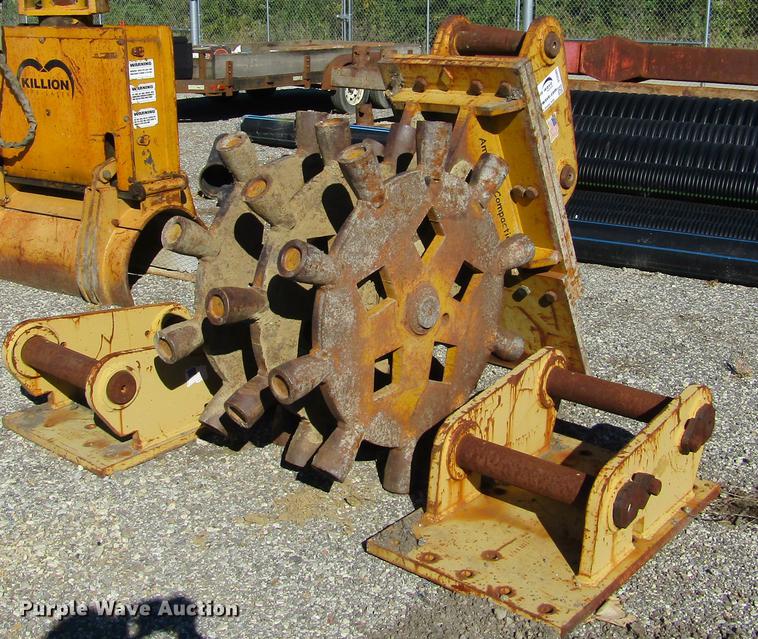 image for item DD2665 American Compaction sheeps foot excavator wheel