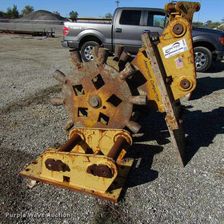image for item DD2665 American Compaction sheeps foot excavator wheel