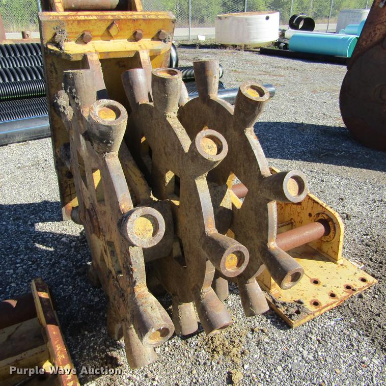 image for item DD2665 American Compaction sheeps foot excavator wheel