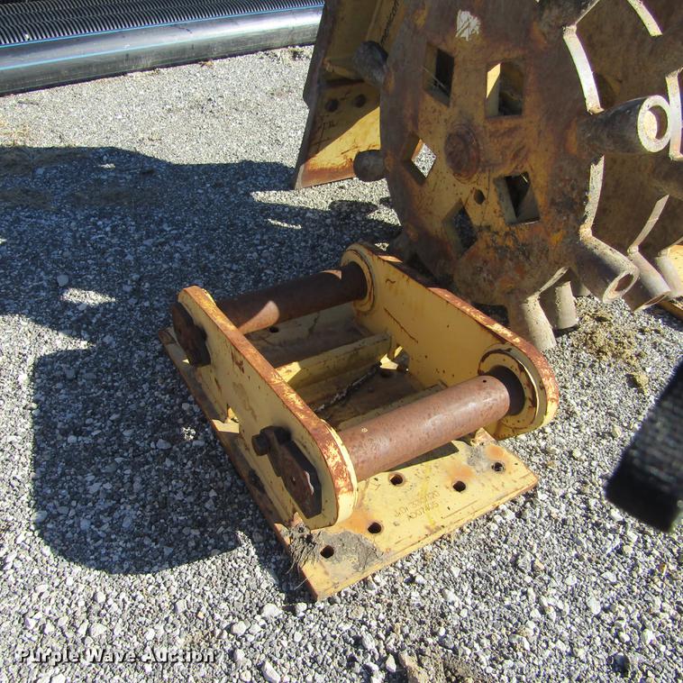 image for item DD2665 American Compaction sheeps foot excavator wheel