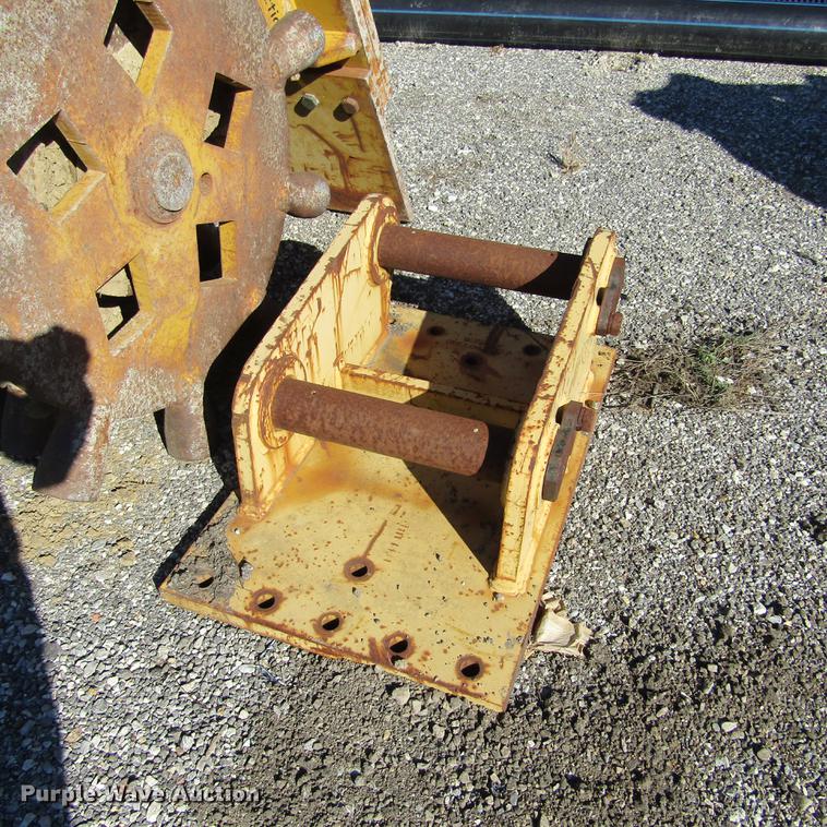 image for item DD2665 American Compaction sheeps foot excavator wheel