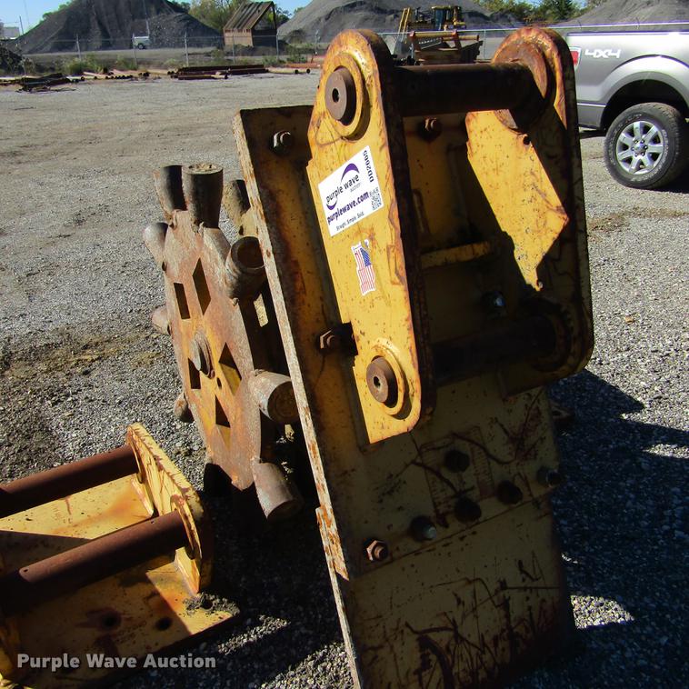 image for item DD2665 American Compaction sheeps foot excavator wheel