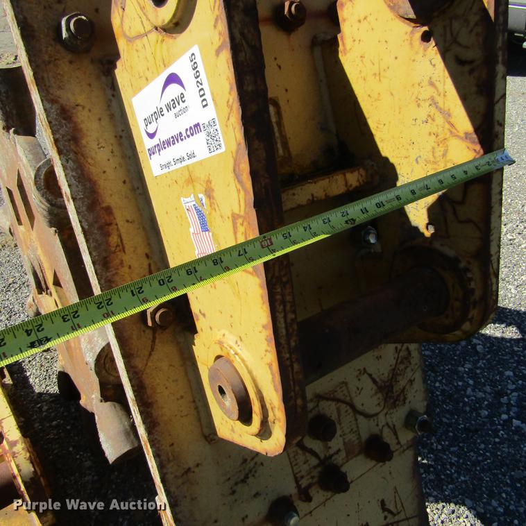 image for item DD2665 American Compaction sheeps foot excavator wheel