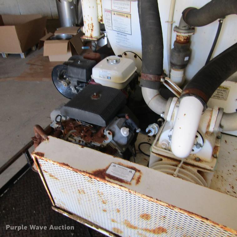 image for item DD2666 Vac Star 800 vacuum trailer