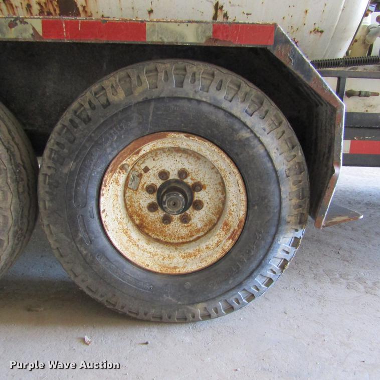 image for item DD2666 Vac Star 800 vacuum trailer