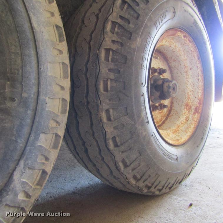 image for item DD2666 Vac Star 800 vacuum trailer