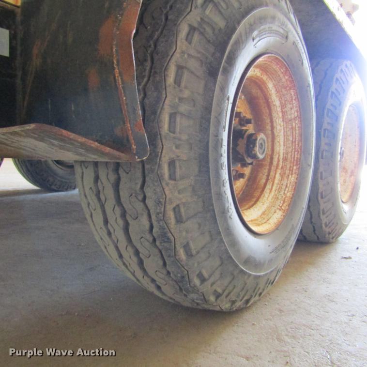 image for item DD2666 Vac Star 800 vacuum trailer