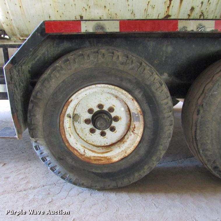 image for item DD2666 Vac Star 800 vacuum trailer