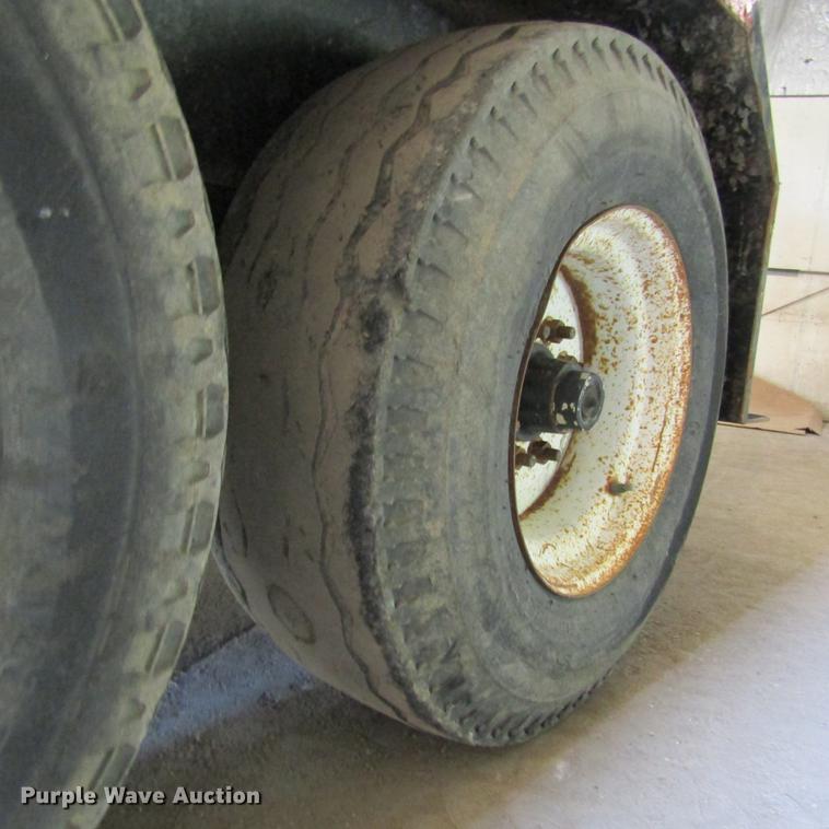 image for item DD2666 Vac Star 800 vacuum trailer