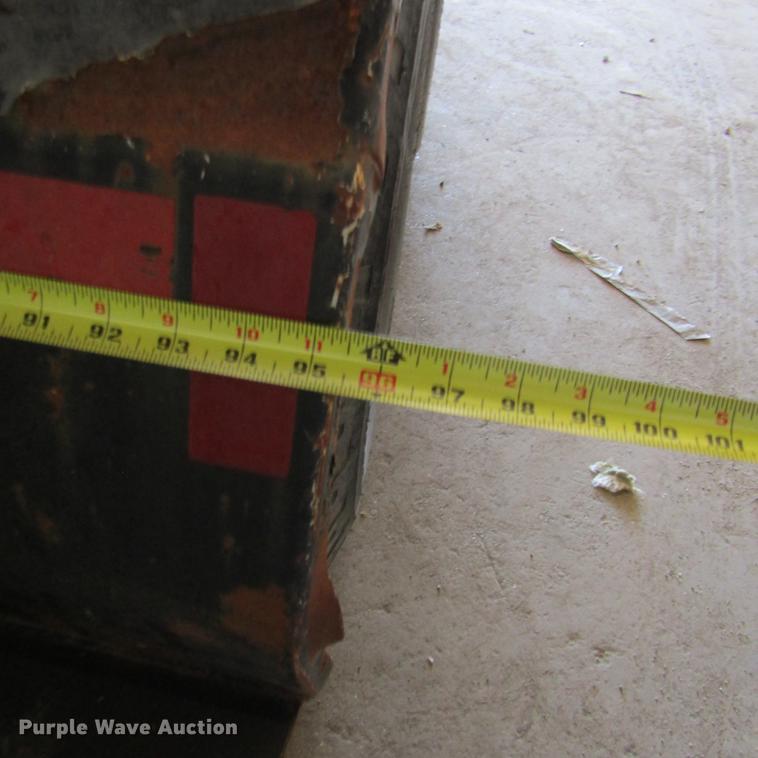 image for item DD2666 Vac Star 800 vacuum trailer